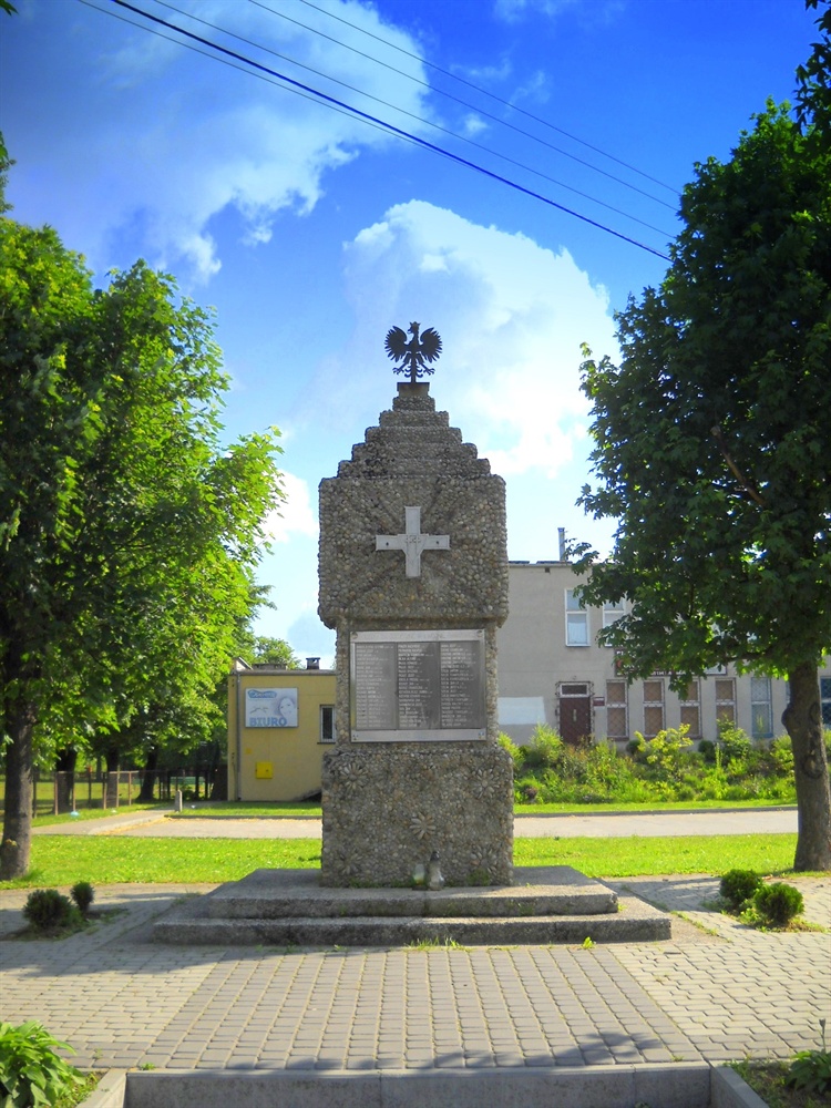 Zarzecze Pomnik poległych . Atrakcje turystyczne Zarzecza. Ciekawe