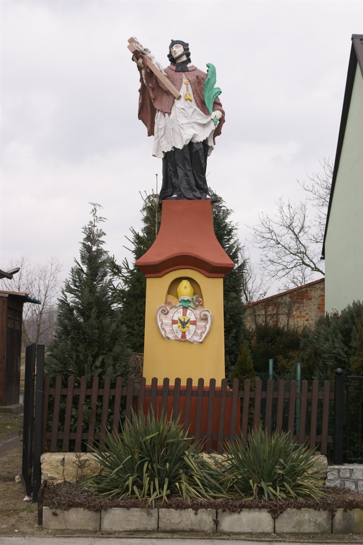 Januszkowice Figura św. Jana Nepomucena. Atrakcje turystyczne