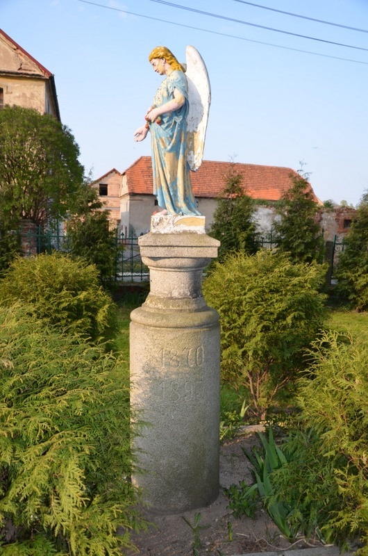 Udanin Rzeźba anioła. Atrakcje turystyczne Udanina. Ciekawe miejsca