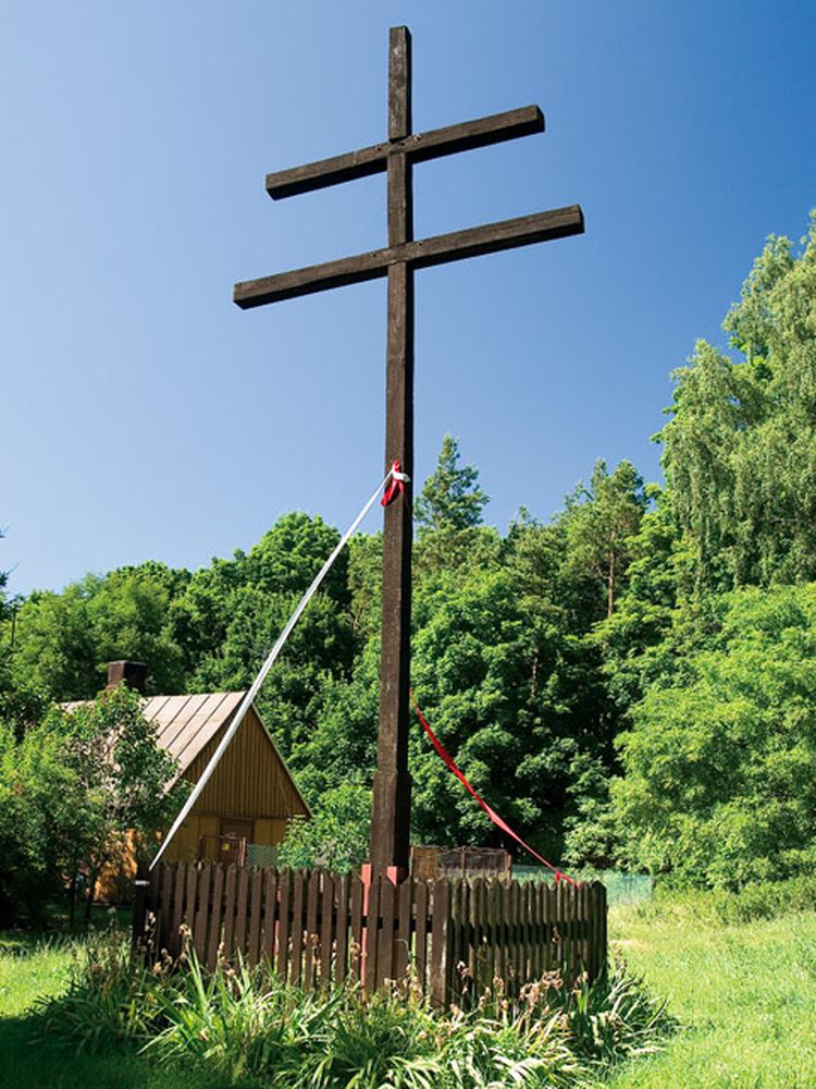 Stare Radzikowo Pod ochroną krzyża. Atrakcje turystyczne Starego